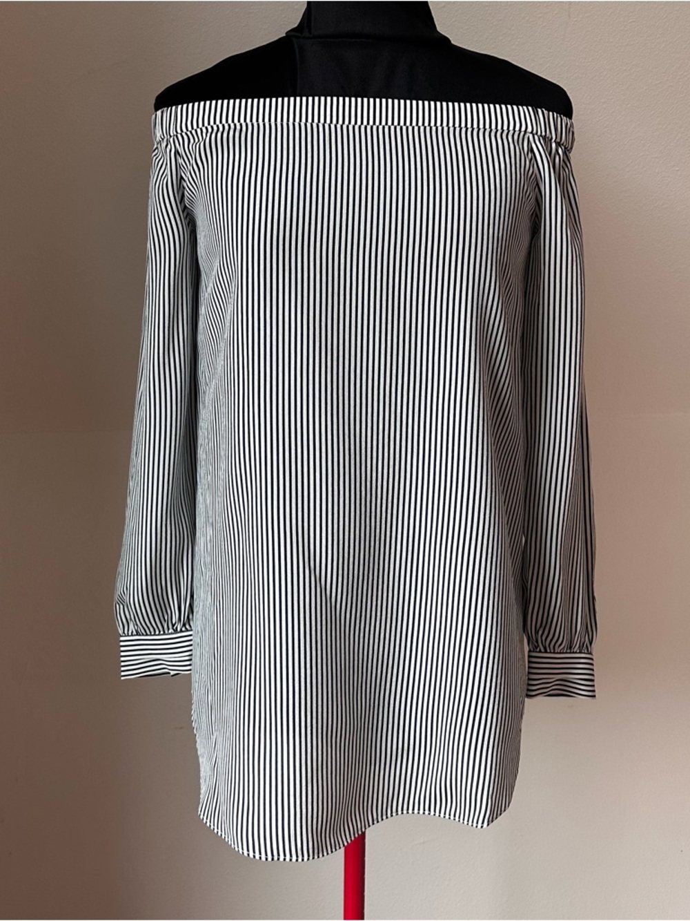 Cabi 100% Silk Off Shoulder Striped Blouse XS Black White Tunic Top Lightweight - Picture 2 of 15